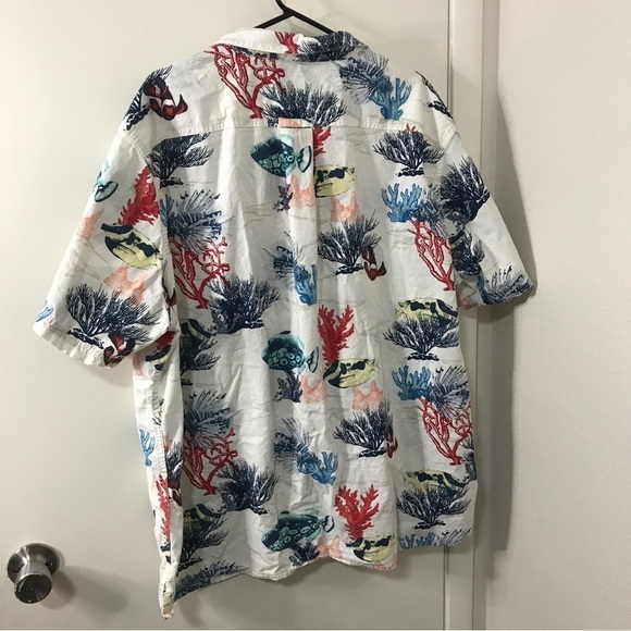 Croft and barrow ocean sea life fish 100% cotton button down aloha Shirt - Picture 2 of 8